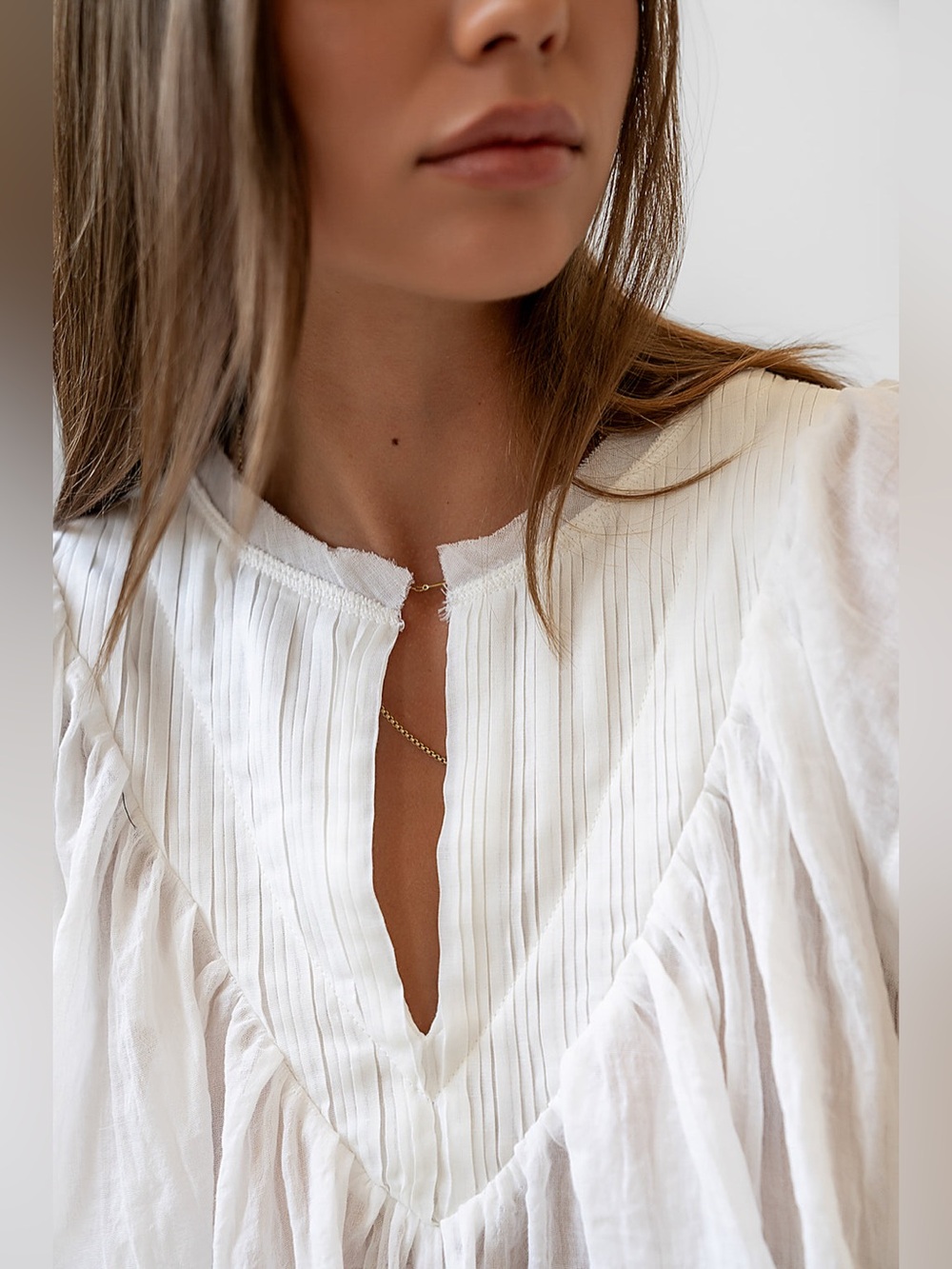 NWT Bohme Leia Flutter Sleeve Lightweight Pleated Blouse in Cream - Picture 5 of 12